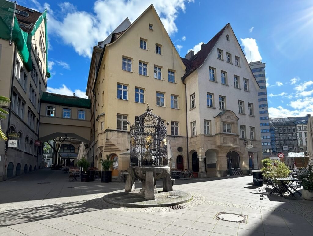 Der Hans-im-Glück-Brunnen in Stuttgarts Altstadt